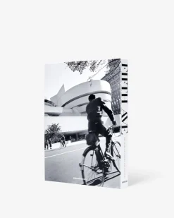 Fifth Avenue: 200 Years of Stories and Legends